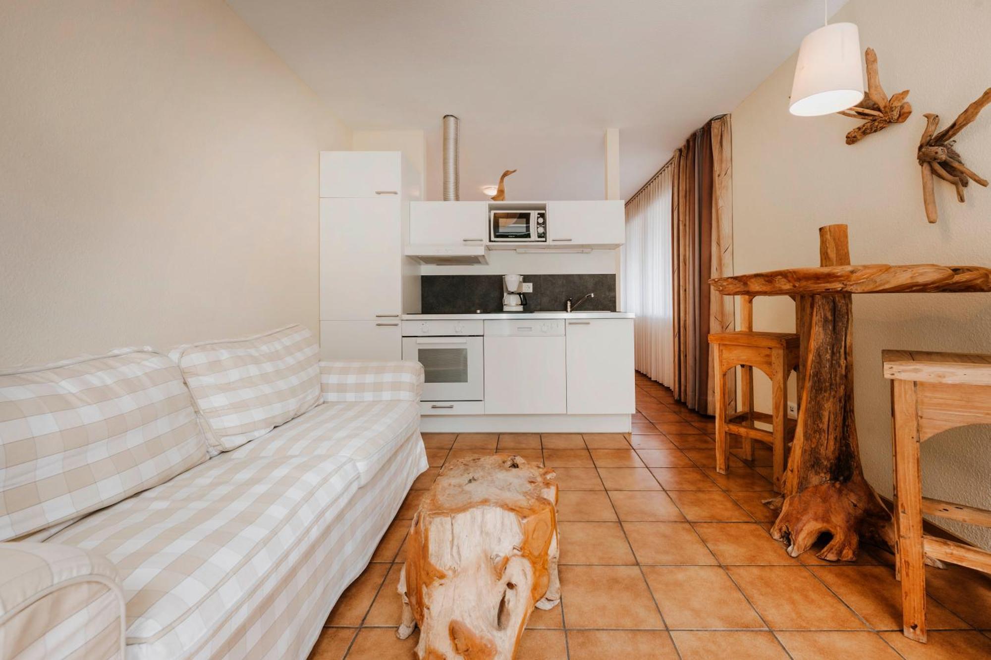 Appartementhotel Seeblick Гронау Стая снимка